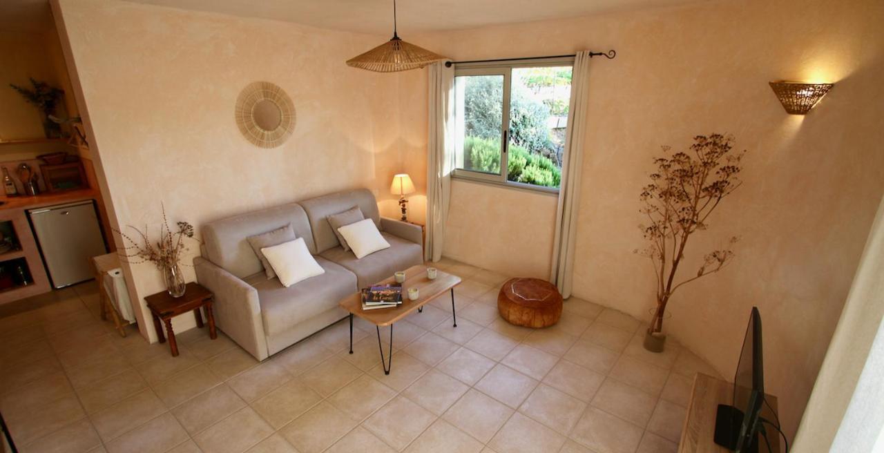 Appartement Studio, Vue Sur Et Montagne *
